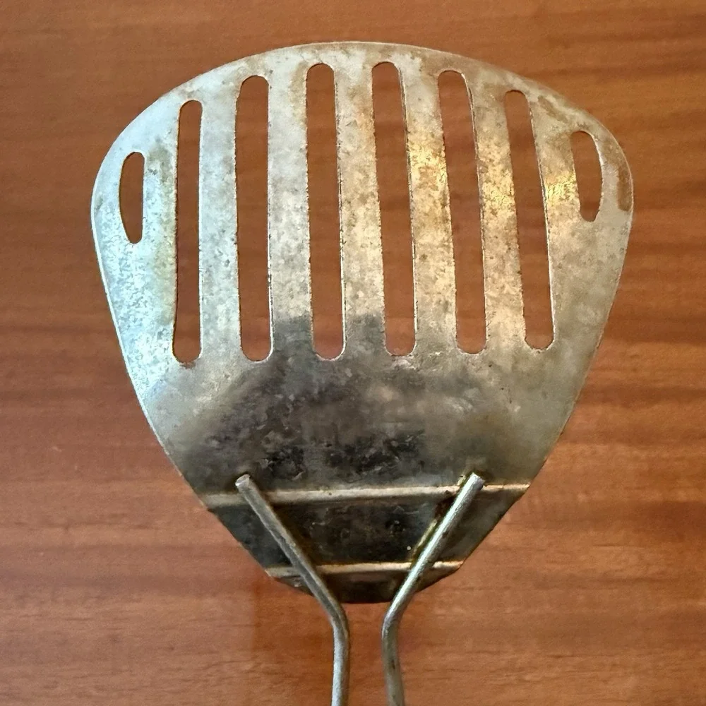 Vintage Wire Handle Slotted Turner Spatula — 10